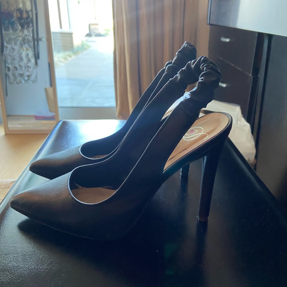 Black stiletto’s
